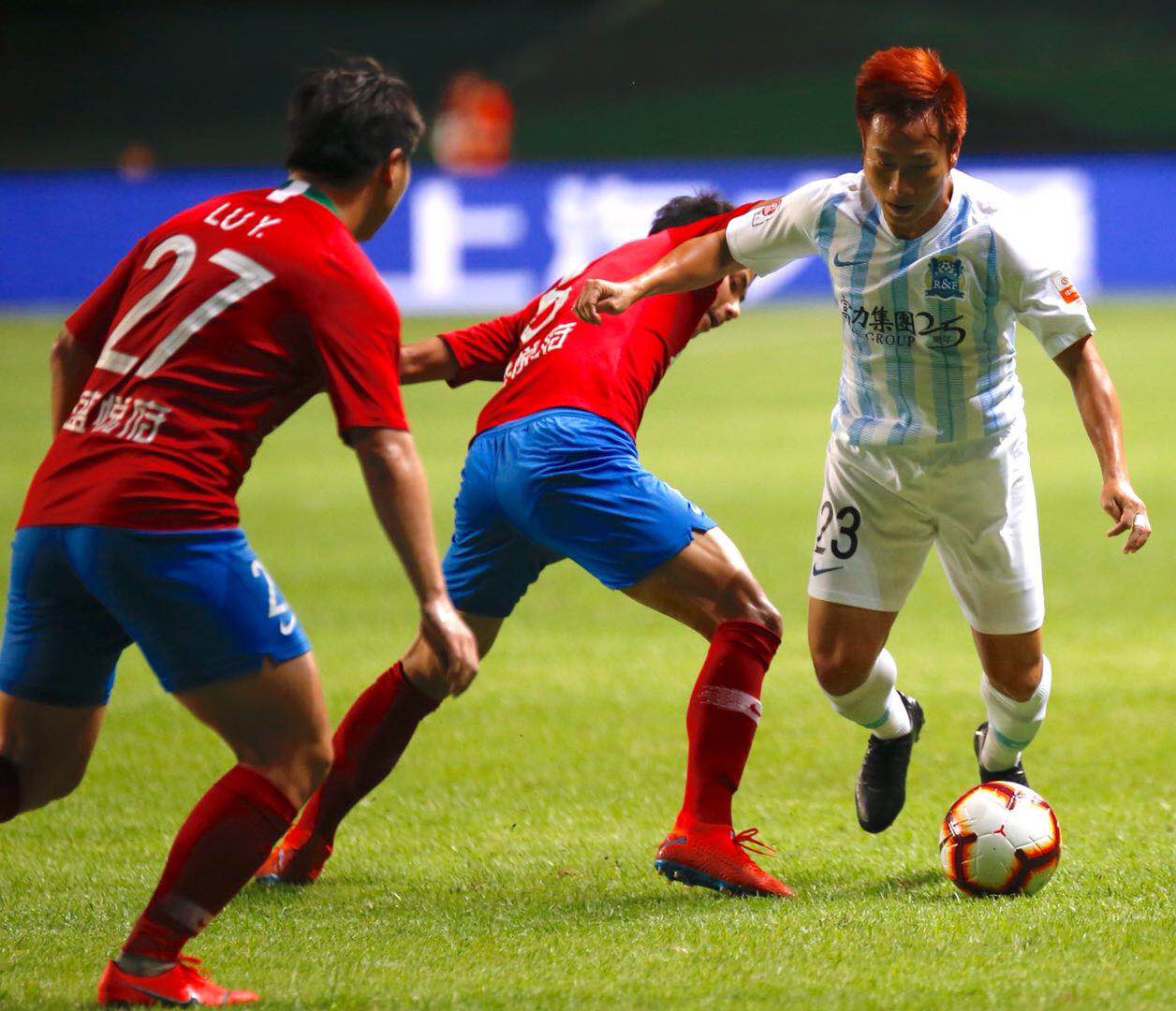 广州富力队在比赛中占据优势,确保全队胜利的简单介绍 广州富力队在比赛中占据优势,确保全队胜利的简单介绍