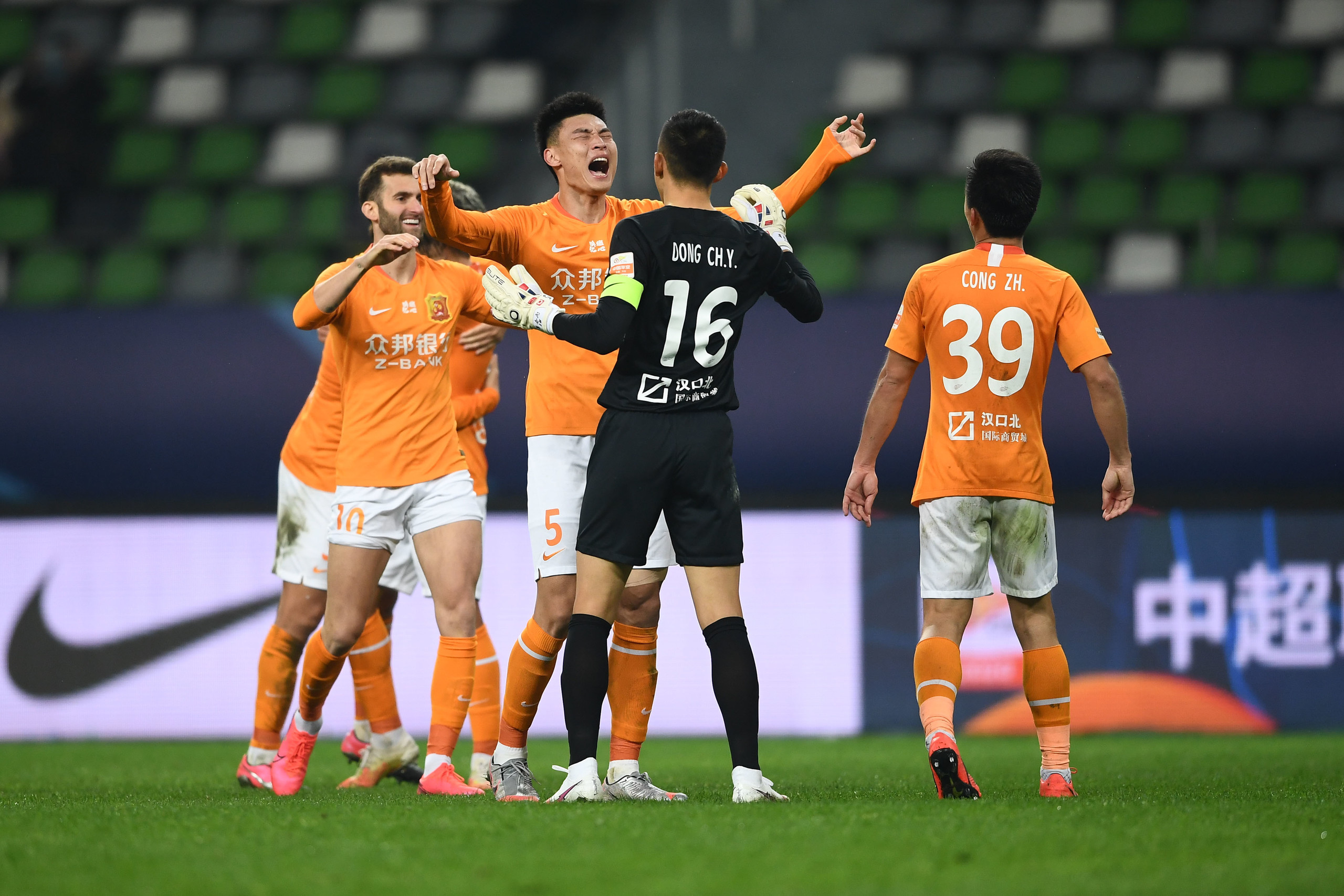 开云在线直播-卡尔斯鲁厄失分过多，陷入保级魔咒的简单介绍