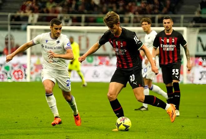 开云体育在线-包含后卫球员关键进攻，带领球队逆转成功的词条