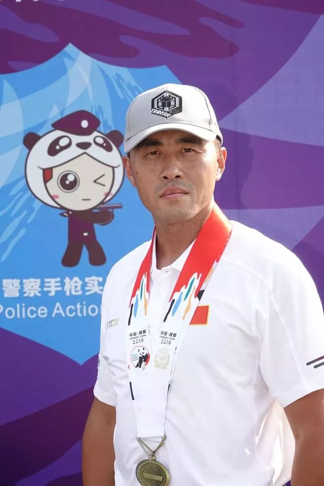 新西兰田径健将实力出众,勇夺金牌的简单介绍 新西兰田径健将实力出众,勇夺金牌的简单介绍