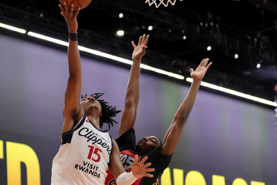 火箭逆转快船，克莱点燃赛场的简单介绍