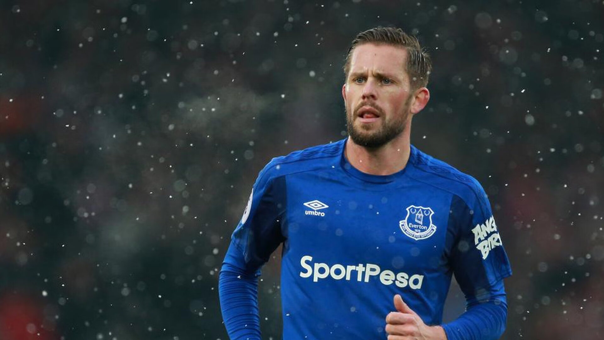 开云体育登录-双线战场，乔治F1揭幕战称王，勇士火力全开压制深圳