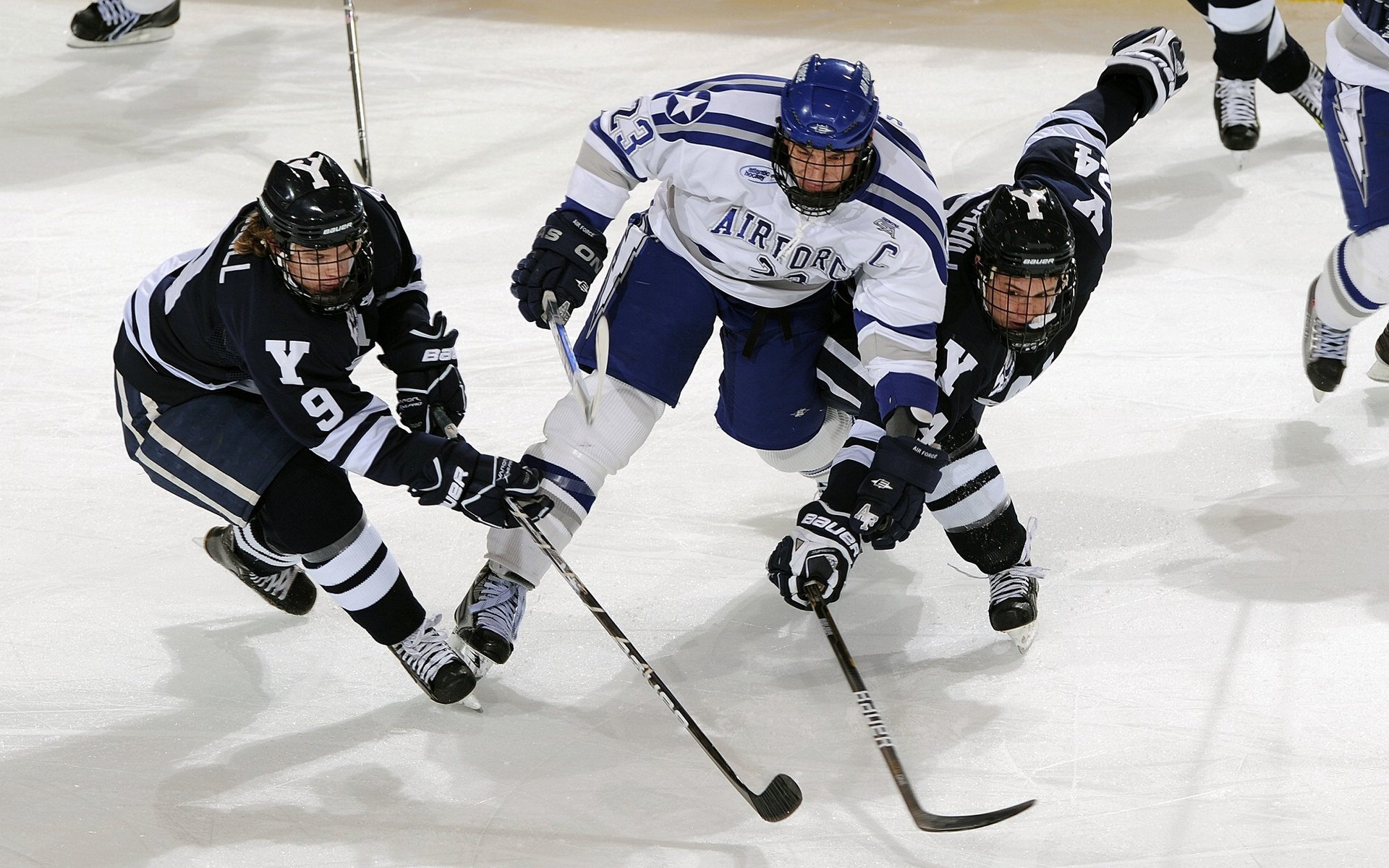 独行侠轻取上海队，锡安成为关键先生