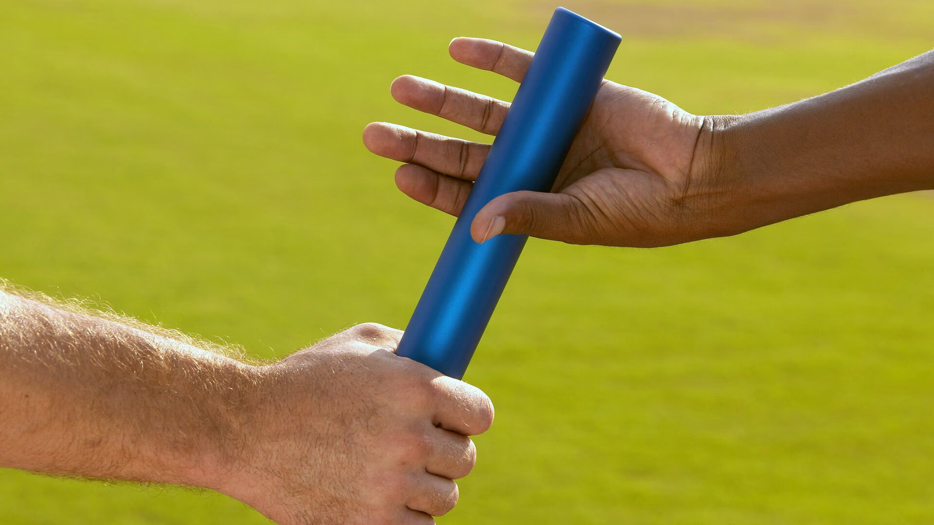 开云体育app-当铁蹄踏穿沙漠，伊布在阿尔及利亚F1街道赛的传奇接管