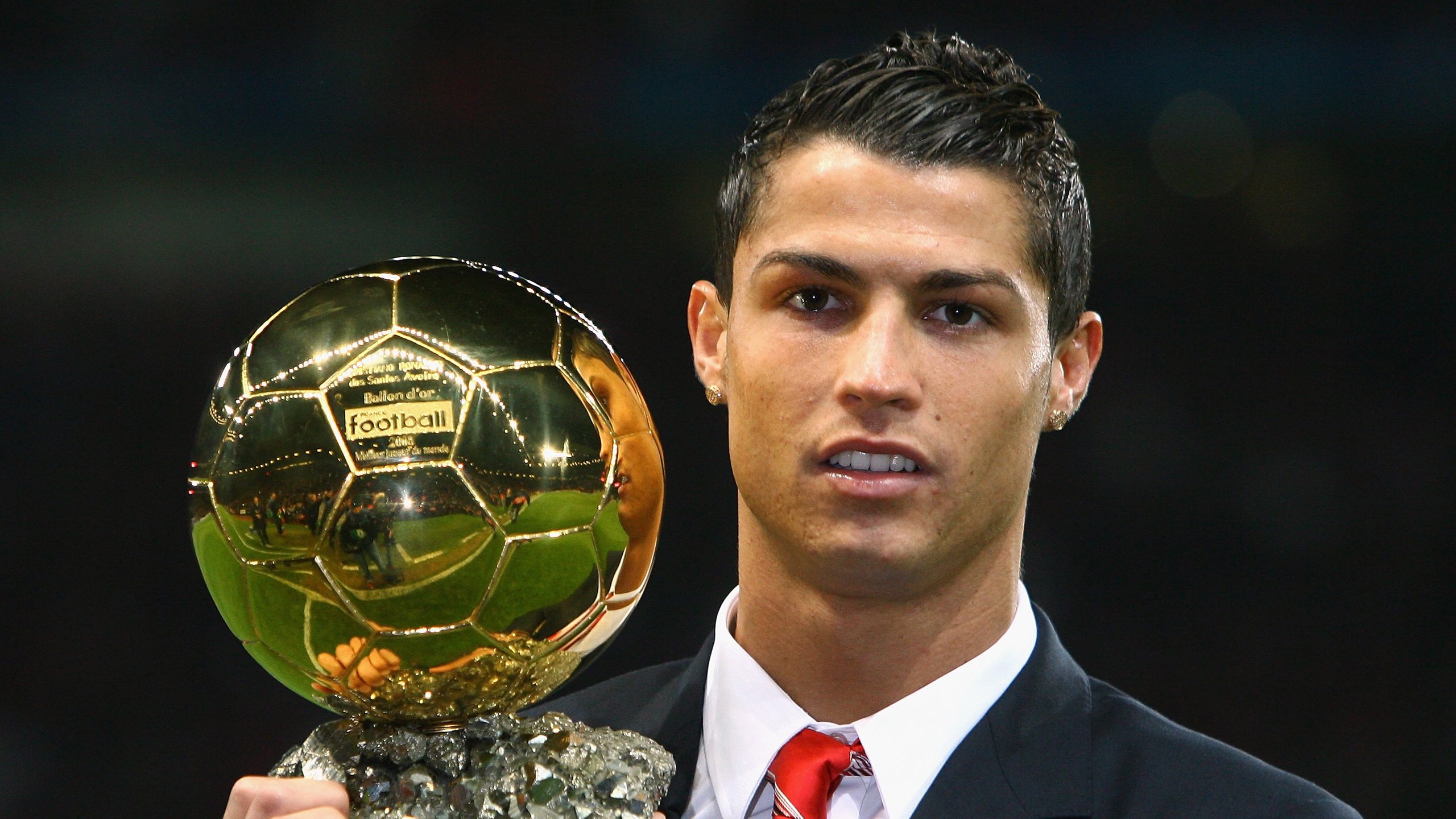 开云官方app入口-足球与乒乓的跨界交响，法国队完胜波兰队，奥恰洛夫惊艳四座